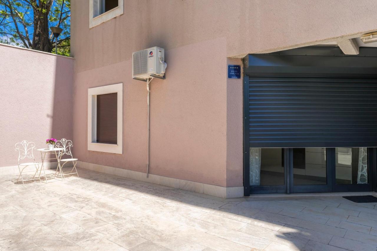 Apartment Amadeo Split Exterior photo